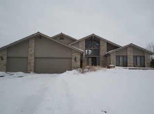20 Abbeyfeale Dr, Oswego, IL 60543