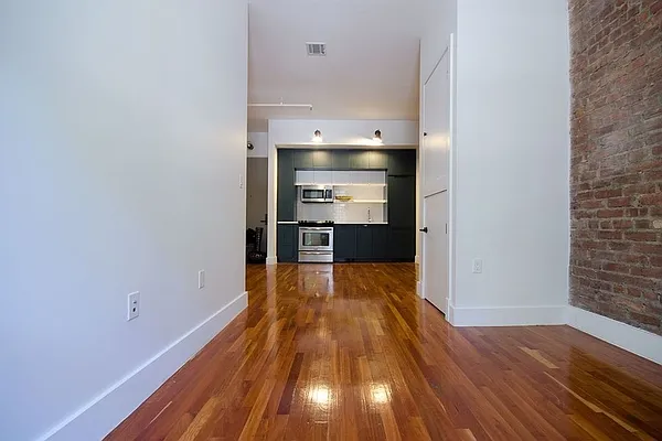 Rented by Bushburg | media 16