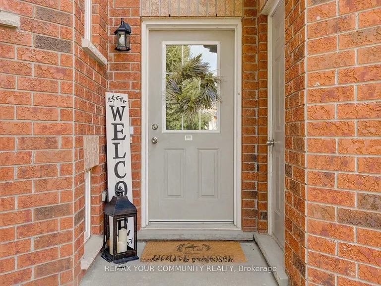 47 Holly Meadow Rd #MAIN — Photo 2