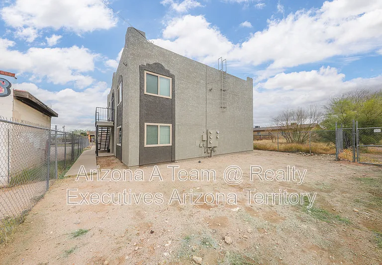 312 E 24th St #4 — Photo 14