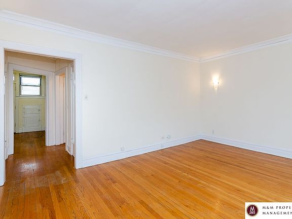 4th image of 319 Harrison St