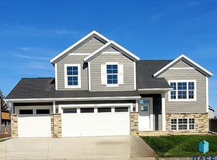 522 Hillside St, Harrisburg, SD 57032