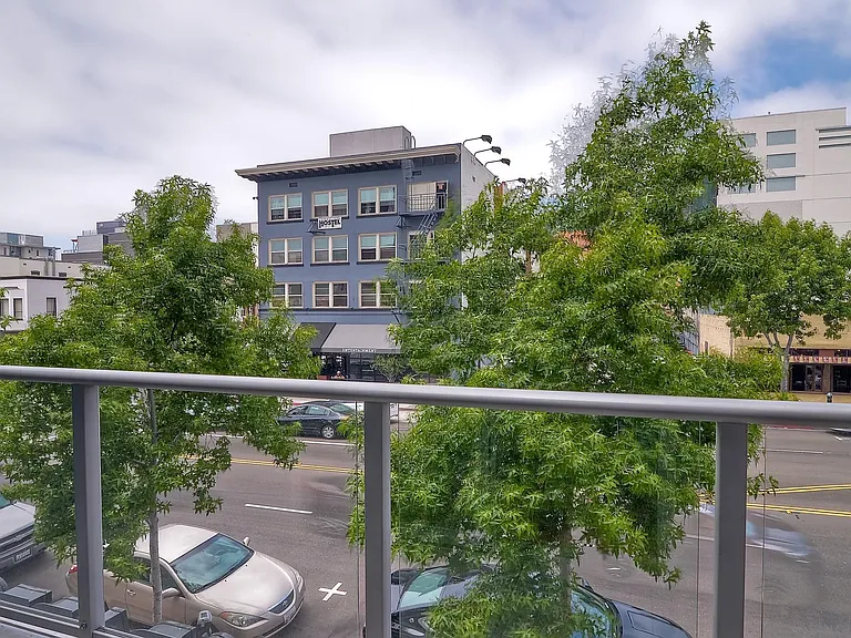800 The Mark Ln #202 — Photo 11