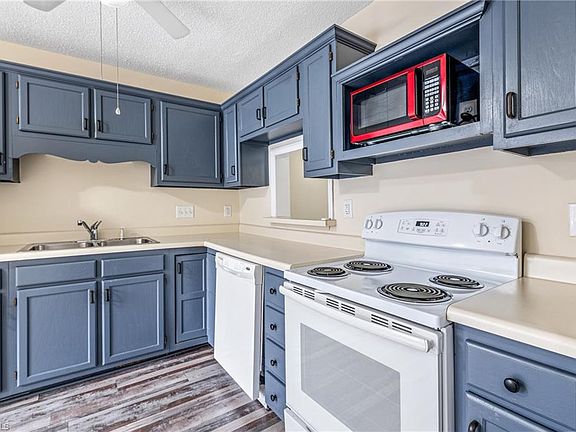 5th image of 905 Shelby Dr