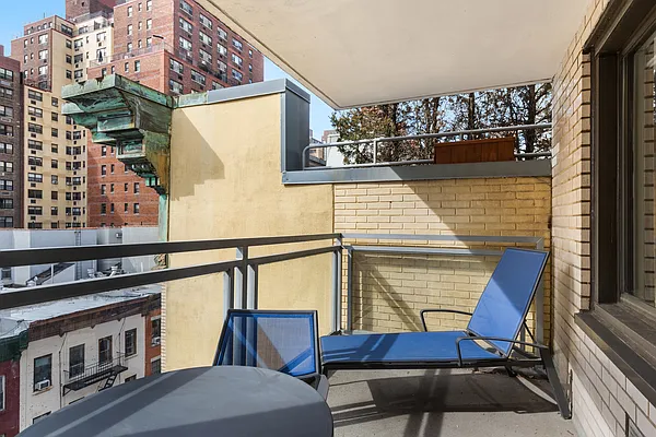 Sold by Compass | media 10