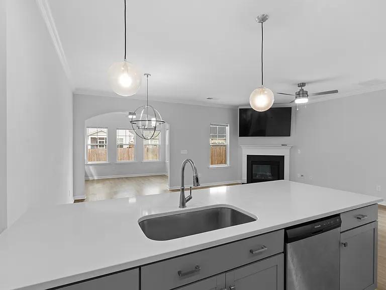 837 Peony Ln — Photo 13