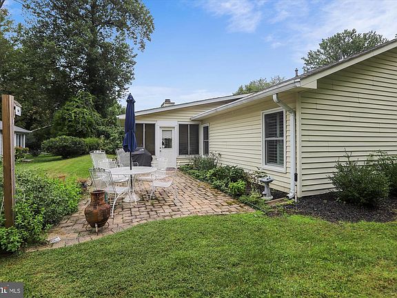 5th image of 938 Mastline Dr
