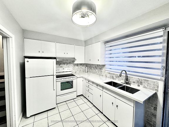 3rd image of 282 Roywood Dr
