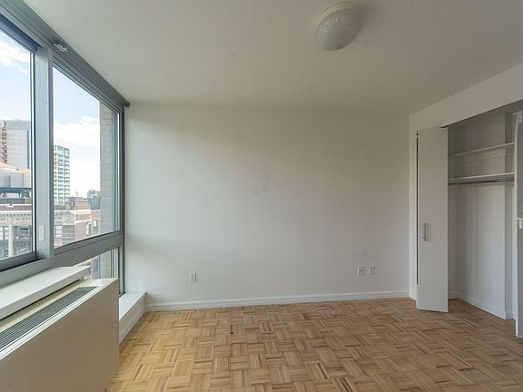 3rd image of 455 W 37th St APT 1008