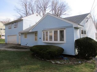 14 Birchwood Rd, Rutland, MA 01543