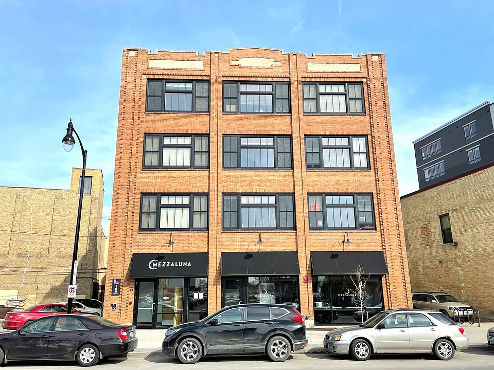309 Roberts St N #202