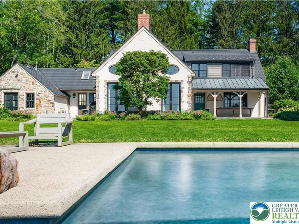 7043 Phillips Mill Rd, New Hope, PA 18938