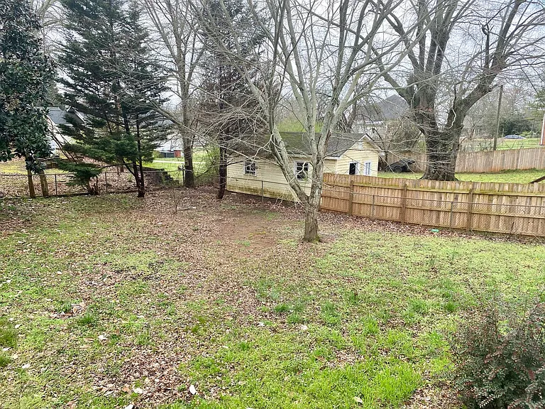 1806 Owens Rd — Photo 21