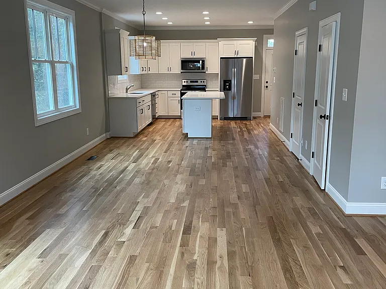1315 Clarendon St #B — Photo 3