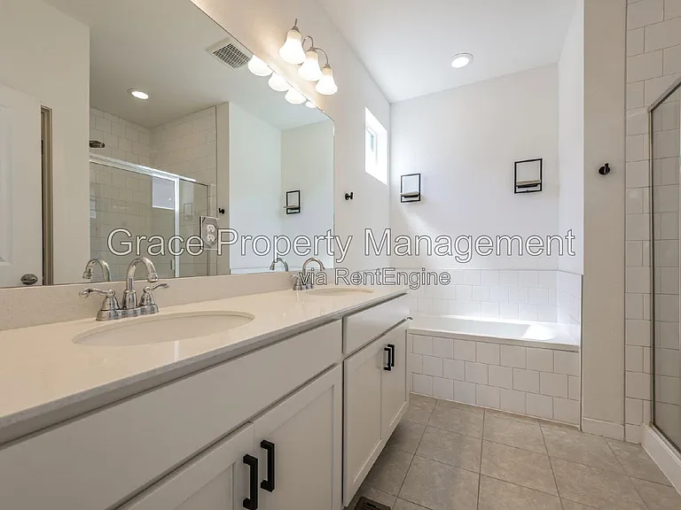 7920 Slate River St #D — Photo 12