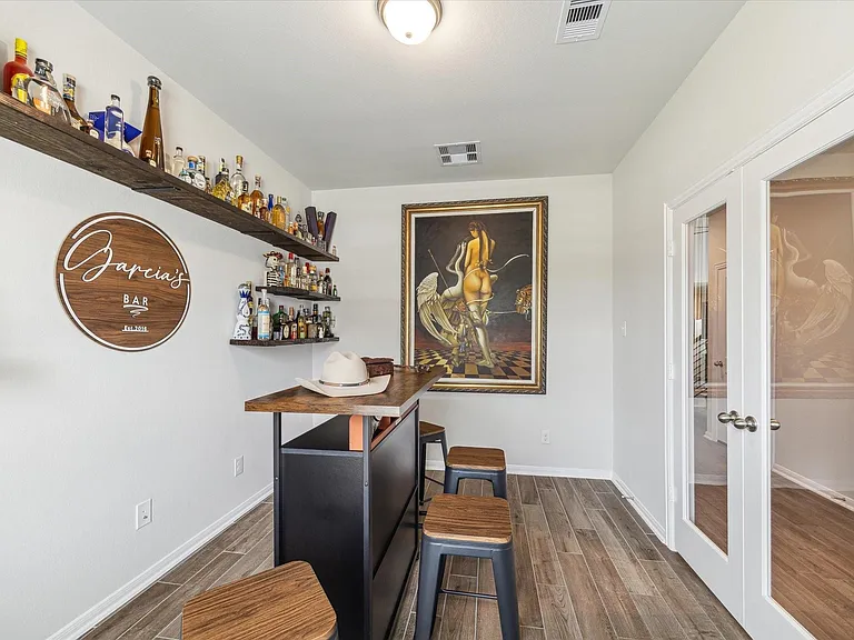 1523 Alpine Dr — Photo 13
