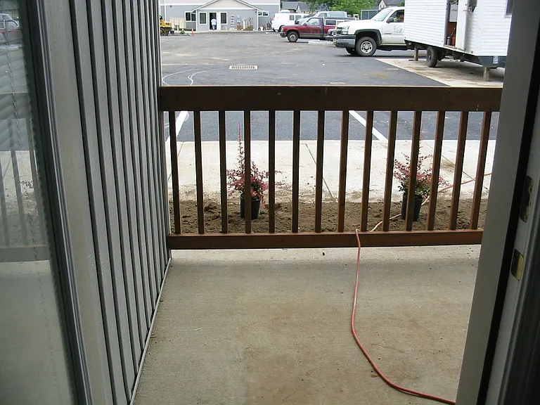 Ellendale Manor Apartments — Photo 14