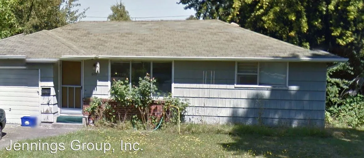 605 E 34th Ave photo 1