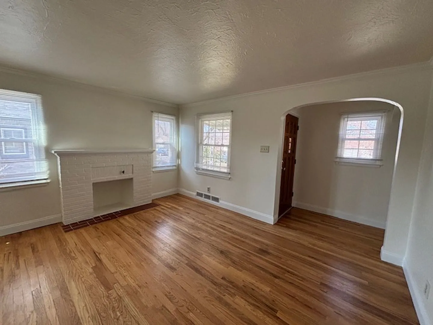 PM-246 3525 McComb Avenue — Photo 4