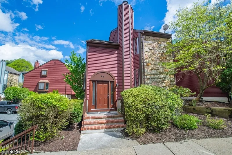 45 Kensington Ct photo 1