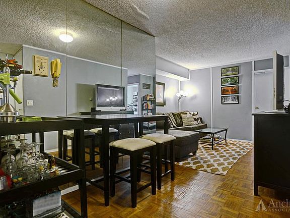 4th image of 404 E 79th St APT 18F