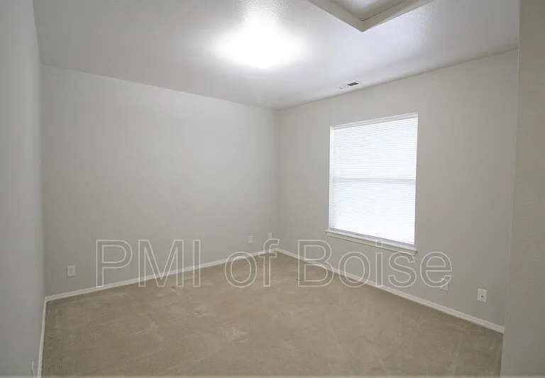 8931 W Irving St #201 — Photo 7