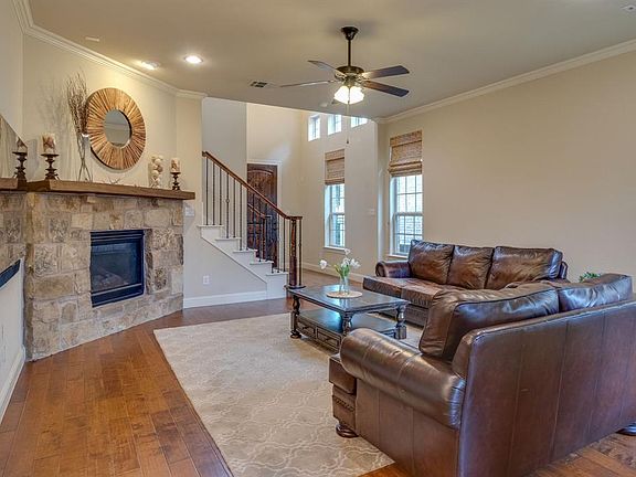 5th image of 5036 Heritage Oaks Dr