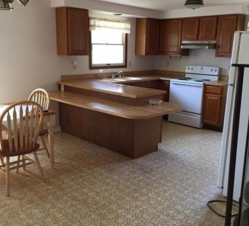 2nd image of 13142 Parkway Rd