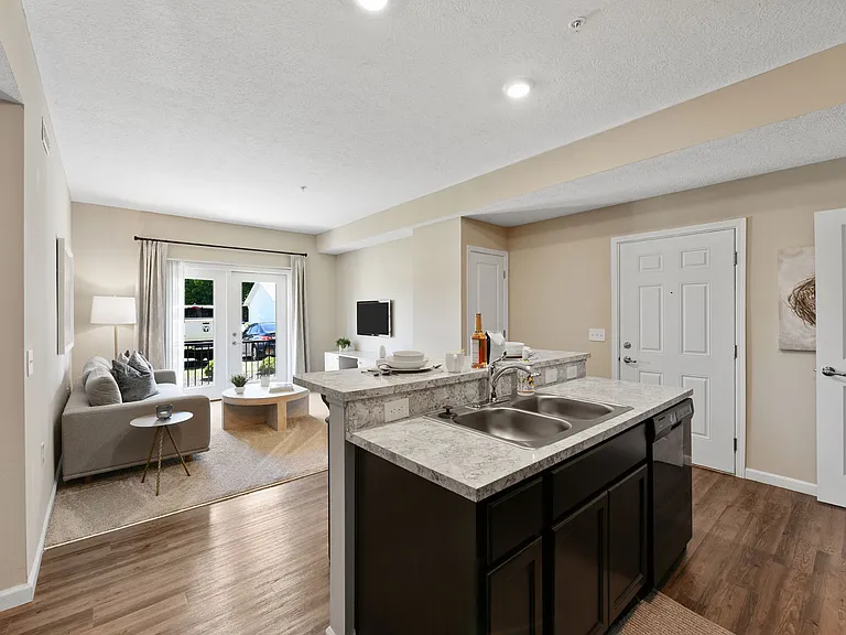 Lawndale Commons — Photo 15