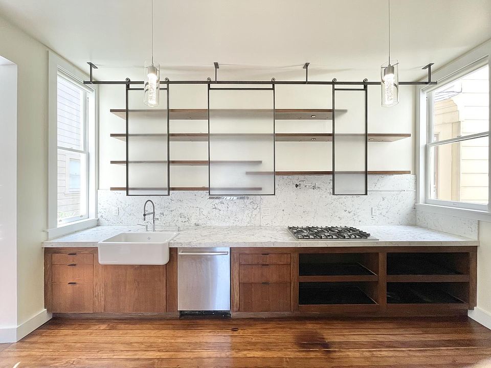 1st image of 661 Waller St