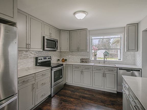 5th image of 12515 2nd St SE
