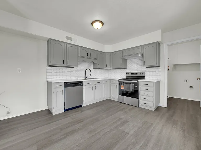 1300 Rivercrest Blvd — Photo 21