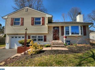 10 Sun Valley Rd, Hamilton, NJ 08690