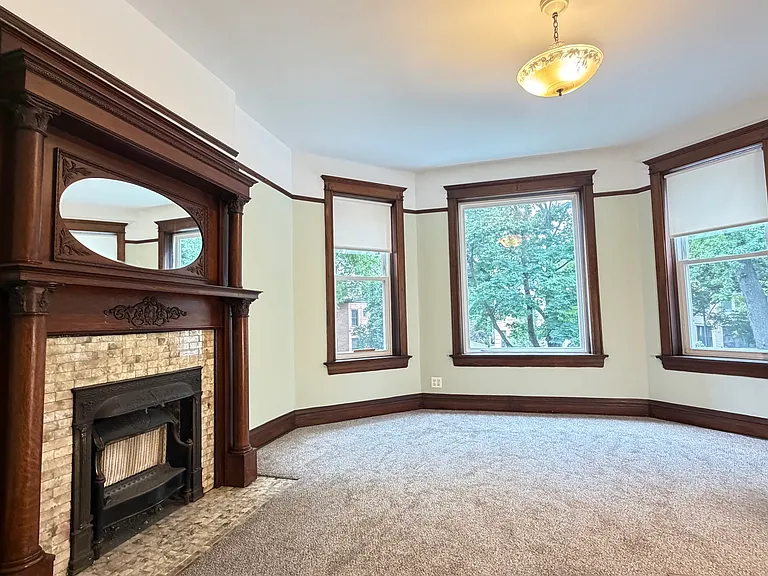 4511 N Greenview Ave #2 — Photo 8