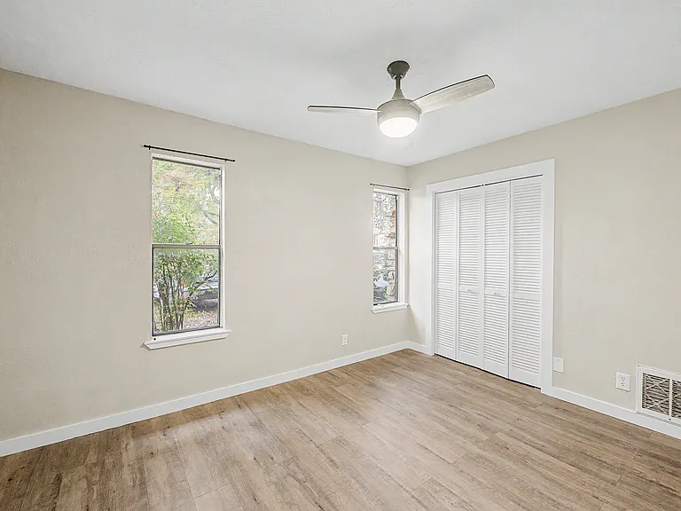 41 Cypress Fairway Vlg — Photo 11