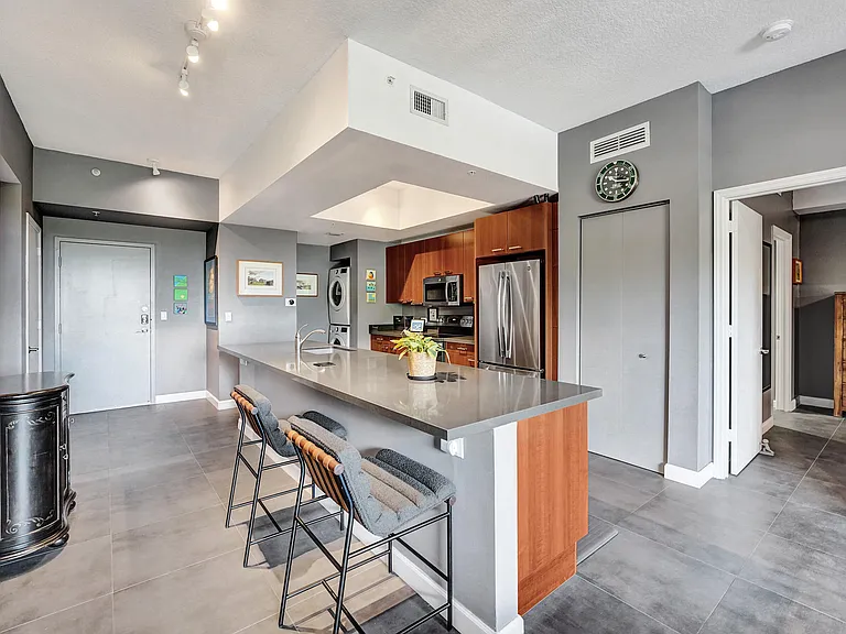 2301 Wilton Dr #R309 — Photo 6