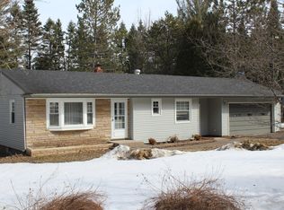 7 W Riverside Rd, Esko, MN 55733