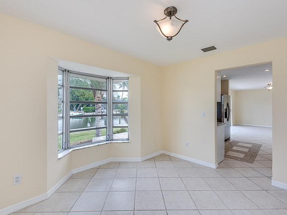 5th image of 823 Fairlawn Ct