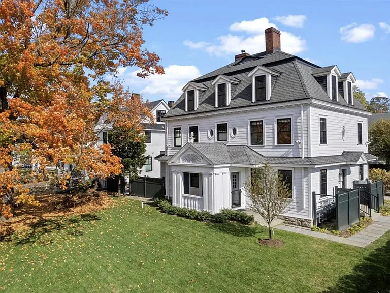 H.E. Bishop House - 87 East Ave - 6 Apartments