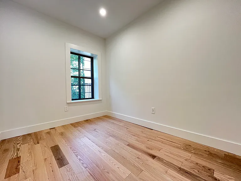 459 9th St #3 — Photo 8