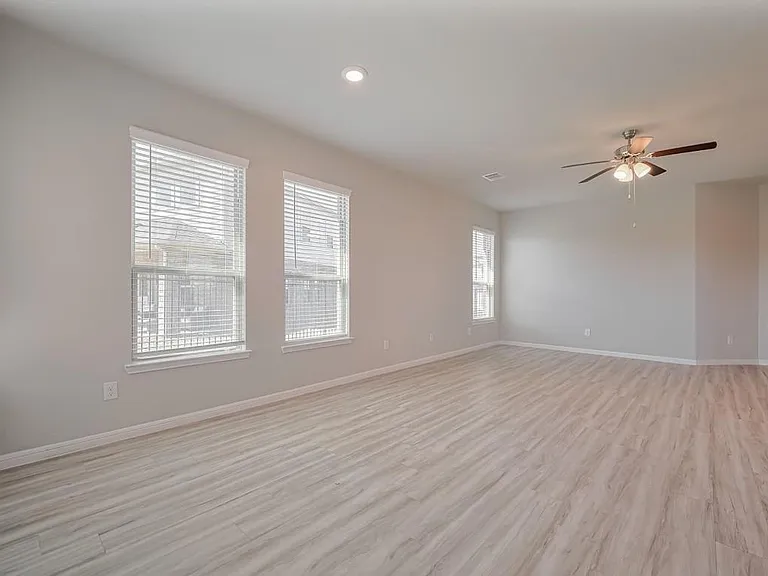101 Eliana Shores Dr — Photo 16