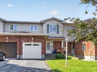 82 Whalings Cir, Ottawa, ON K2S1S4