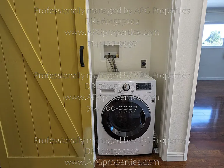 636 E Birch St #E — Photo 10