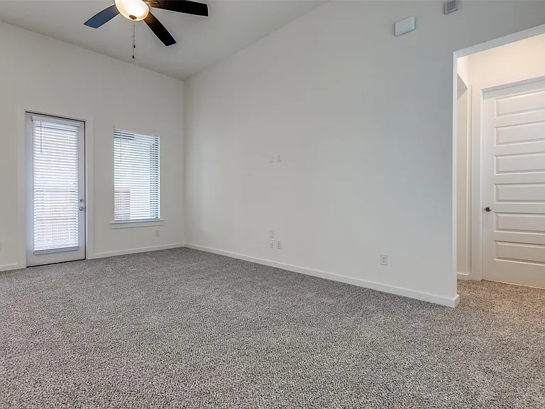 805 Fieldcrest St — Photo 14
