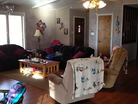 4th image of 816 6th Pl