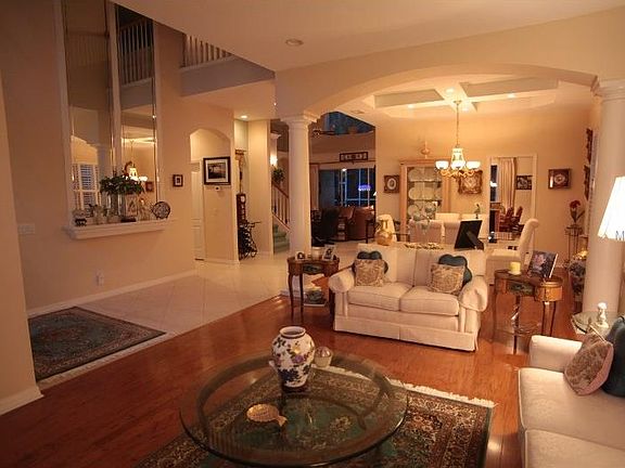 5th image of 11401 Minaret Dr