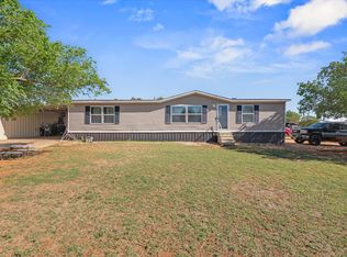 207 E 2nd St, Sundown, TX 79372