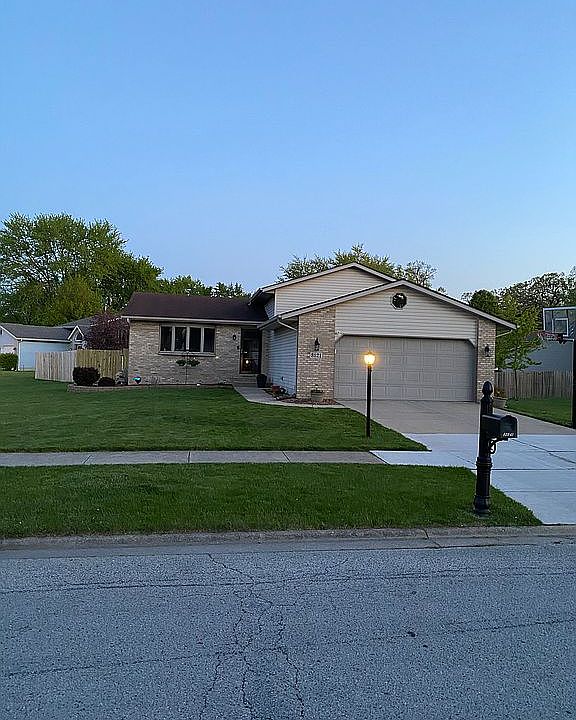 1st image of 3121 Barberry Dr