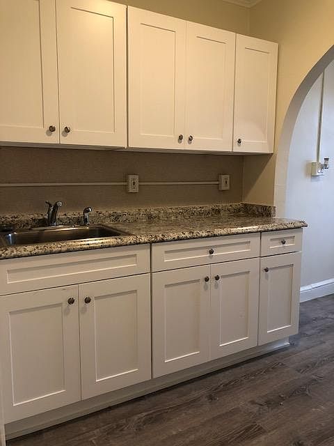 Modern Kitchen with Shaker-Style Cabinets