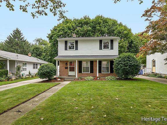 3rd image of 1344 Burke Ave NE